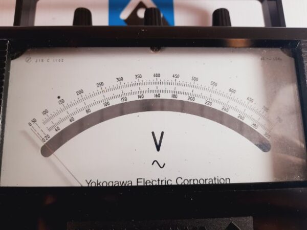 YOKOGAWA ELECTRIC YAS 1993 SG8101 VOLTMETER